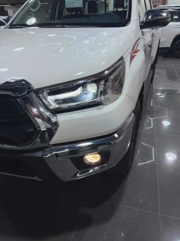 Toyota Hilux Double Cab GLX 2026 4WD 2.7L GCC Specs