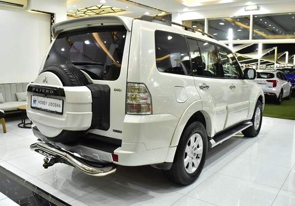 Mitsubishi Pajero GLS Di-D ( 2012 Model ) in White Color GCC Specs
