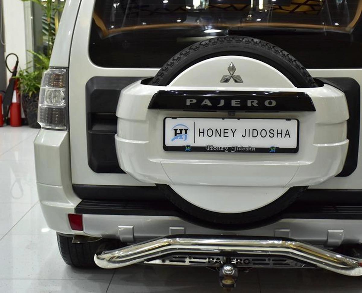 Mitsubishi Pajero GLS Di-D ( 2012 Model ) in White Color GCC Specs-5-5