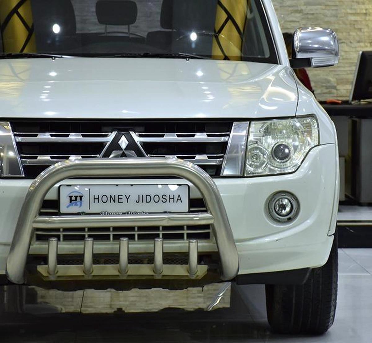Mitsubishi Pajero GLS Di-D ( 2012 Model ) in White Color GCC Specs-7-7