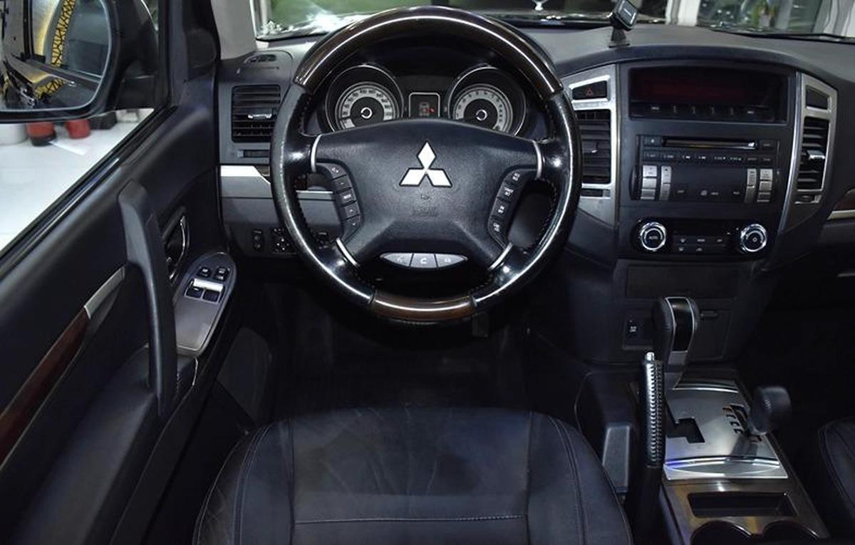 Mitsubishi Pajero GLS Di-D ( 2012 Model ) in White Color GCC Specs-10-10