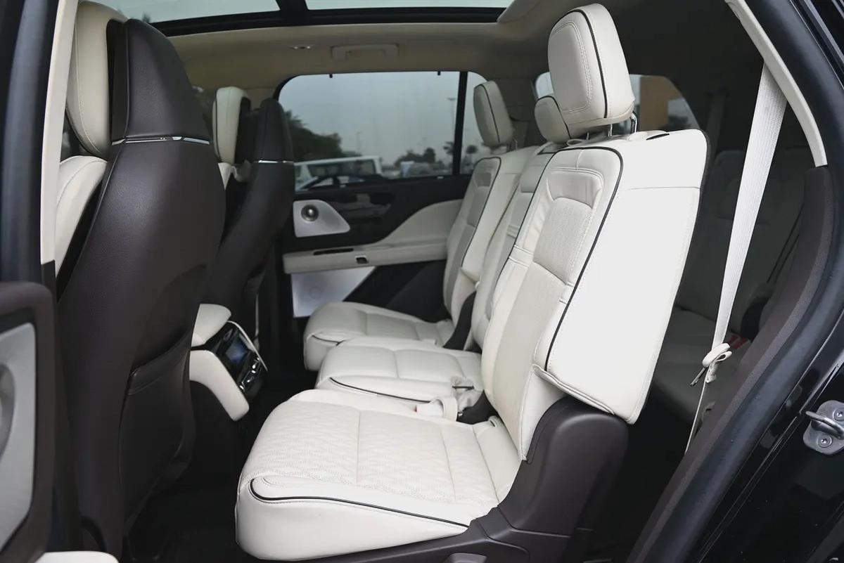 0% - AGENCY MAINTAINED - UNDER WARRANTY 2028 - LINCOLN AVIATOR PRESIDENTIAL - GCC-16-16