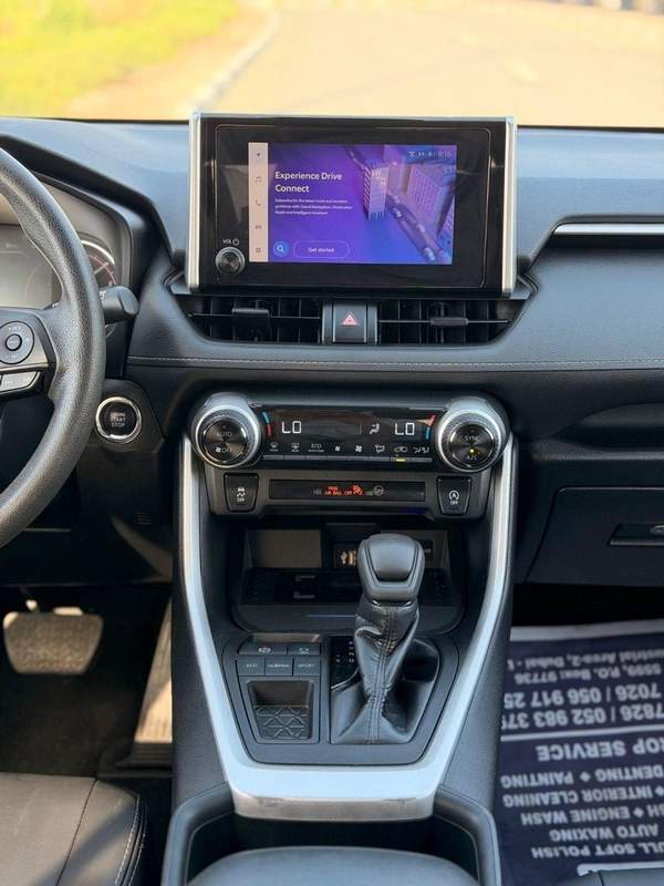 Toyota RAV4 XLE full option