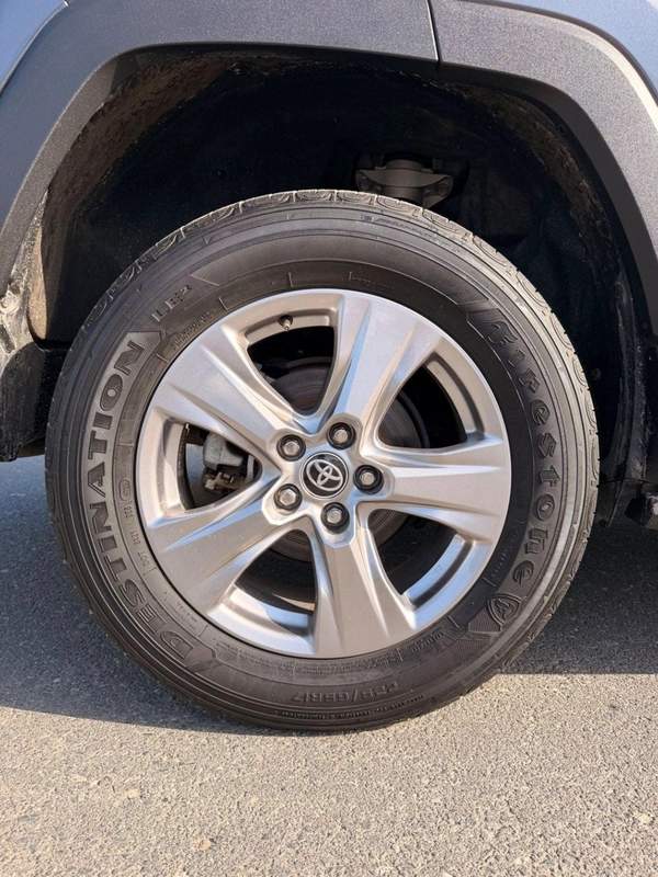 Toyota RAV4 XLE full option