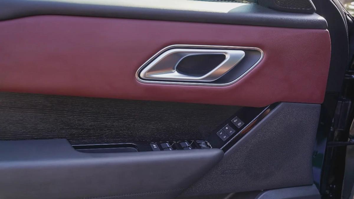 RANGE ROVER VELAR P250 AUTOBIOGRAPHY 2026!! FIVE YEARS WARRANTY!! THREE YEARS SERVICE CONTRACT-8-8