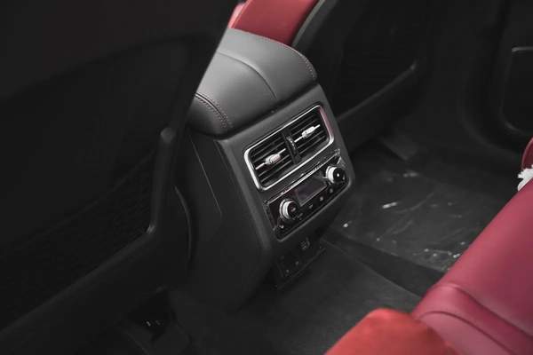 2023 HONGQI HS7 FLAGSHIP WITH WARRANTY