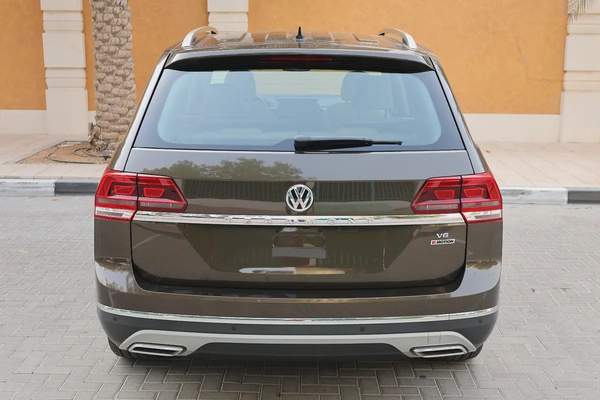 VOLKSWAGEN TERAMONT SEL V6 4MOTION - GCC SPECS - FULL SERVICE HISTORY FROM AGENCY - ACCIDENT FREE -