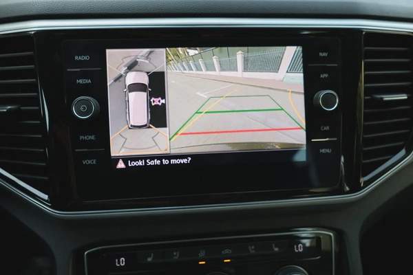 VOLKSWAGEN TERAMONT SEL V6 4MOTION - GCC SPECS - FULL SERVICE HISTORY FROM AGENCY - ACCIDENT FREE -