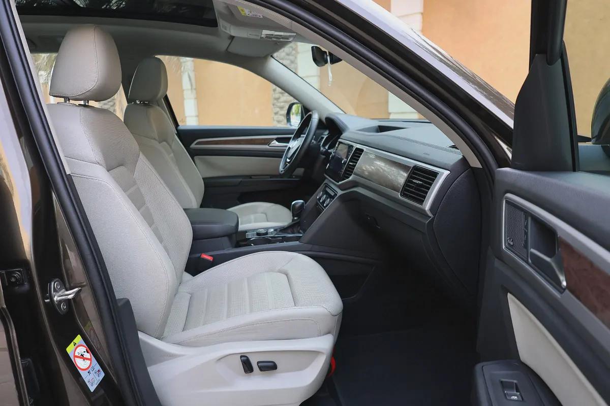 VOLKSWAGEN TERAMONT SEL V6 4MOTION - GCC SPECS - FULL SERVICE HISTORY FROM AGENCY - ACCIDENT FREE --16-16