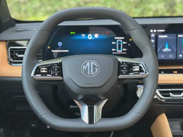 MG l HS LUXURY 2025 I GCC I FULL OPTION