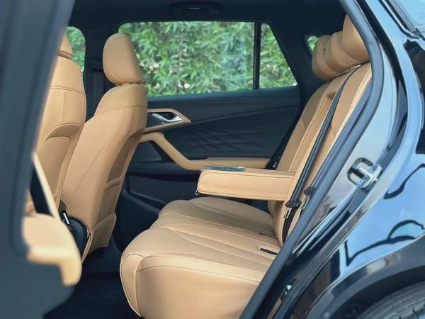 MG l HS LUXURY 2025 I GCC I FULL OPTION