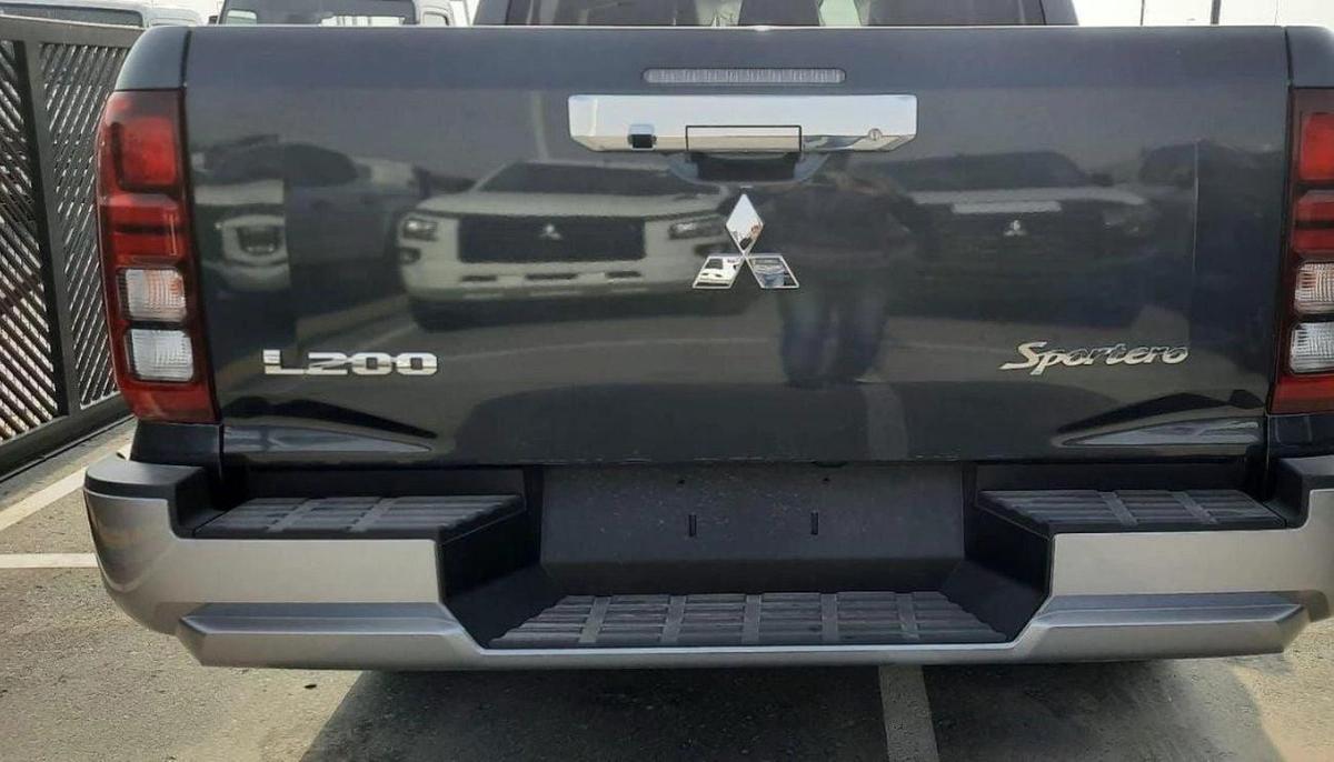 Mitsubishi L200-10-10