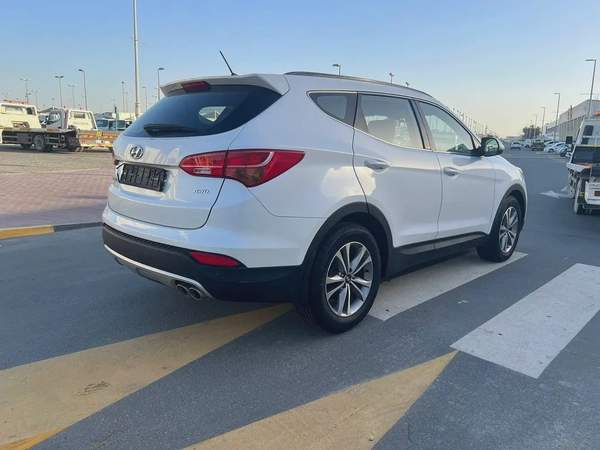 2016 Hyundai Santa Fe Sport - GCC Specs
