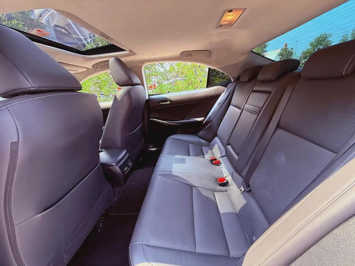 2017 Lexus IS 300 - American Specs-11-11