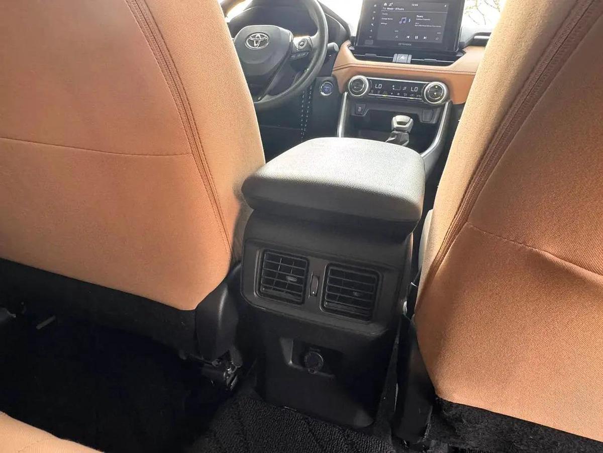 TOYOTA RAV4 BASIC OPTION HYBRID MODEL 2022-8-8