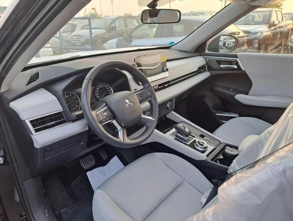 Mitsubishi Outlander 2.5L-8-8