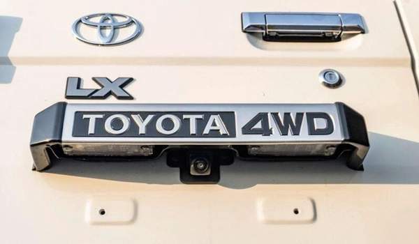 Toyota Land Cruiser 70 LC 76 2.8 DIESEL AT