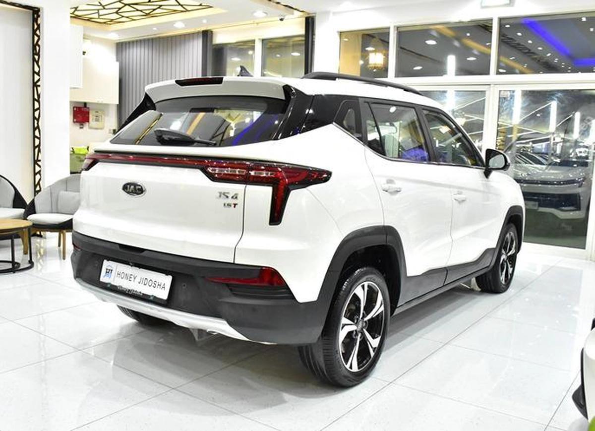 JAC JS4 1.5T ( 2023 Model ) in White Color GCC Specs-3-3
