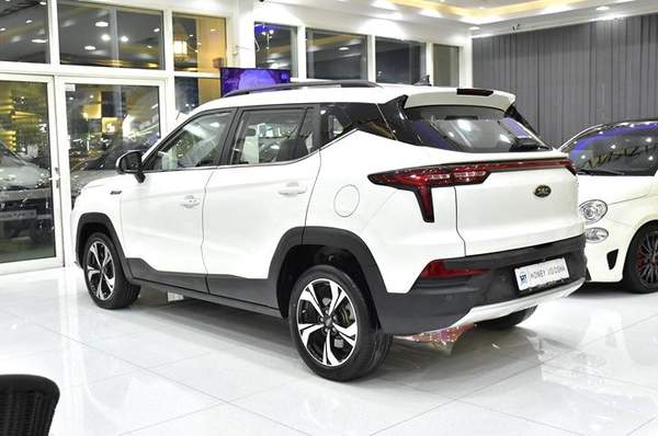 JAC JS4 1.5T ( 2023 Model ) in White Color GCC Specs