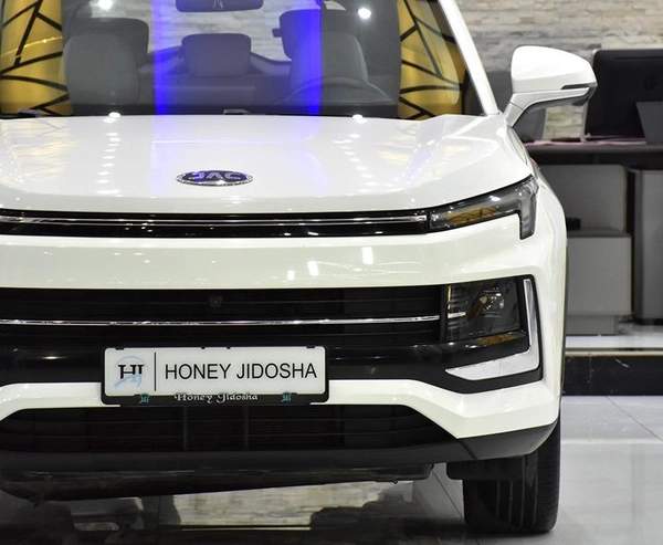 JAC JS4 1.5T ( 2023 Model ) in White Color GCC Specs