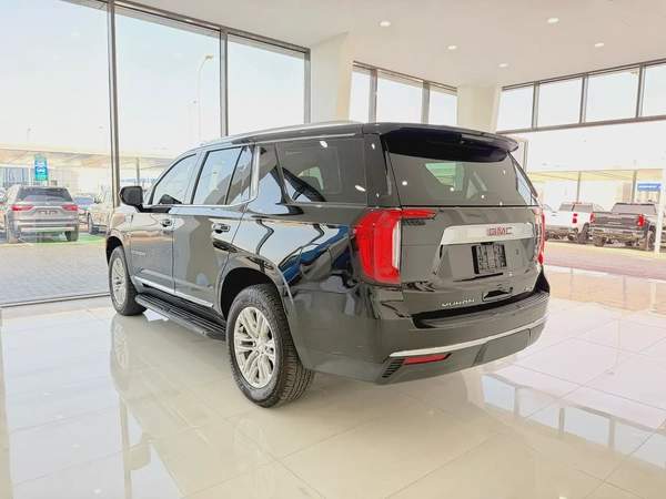 جي ام سي يوكن SLT اسود / بيج خليجي الكندي GMC Yukon SLT 2022 - GCC Specs - Pristine Condition