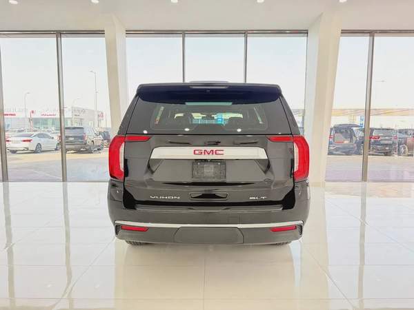 جي ام سي يوكن SLT اسود / بيج خليجي الكندي GMC Yukon SLT 2022 - GCC Specs - Pristine Condition