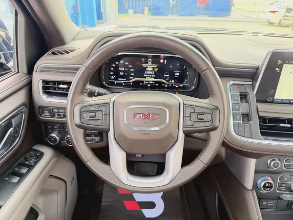 جي ام سي يوكن SLT اسود / بيج خليجي الكندي GMC Yukon SLT 2022 - GCC Specs - Pristine Condition