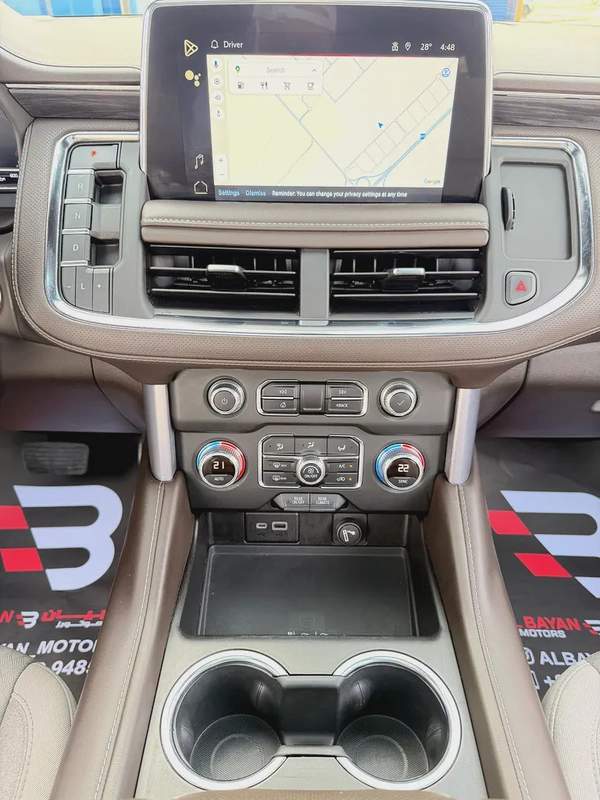 جي ام سي يوكن SLT اسود / بيج خليجي الكندي GMC Yukon SLT 2022 - GCC Specs - Pristine Condition