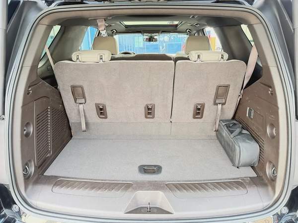 جي ام سي يوكن SLT اسود / بيج خليجي الكندي GMC Yukon SLT 2022 - GCC Specs - Pristine Condition