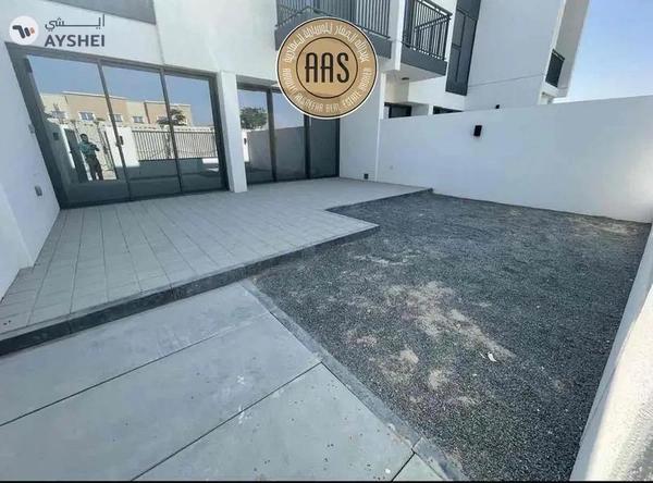 Prime Location ! 3Bed Townhouse Villa Available For Rent in Villanova