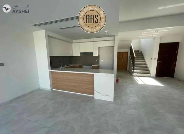 Prime Location ! 3Bed Townhouse Villa Available For Rent in Villanova