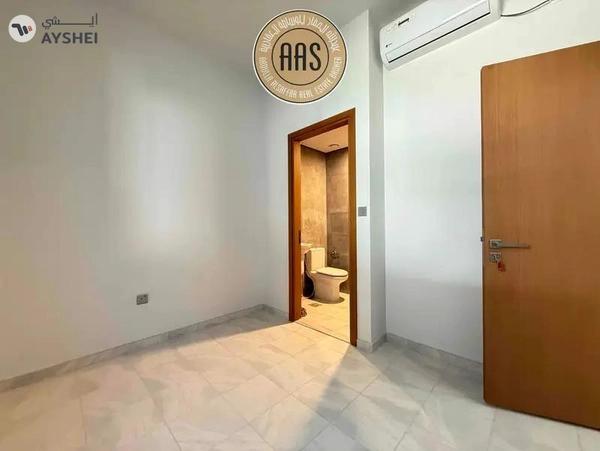 Prime Location ! 3Bed Townhouse Villa Available For Rent in Villanova