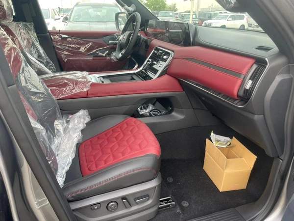 Nissan Patrol PLATINIUM WITH BLACK ROOF 2026