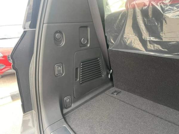 Nissan Patrol PLATINIUM WITH BLACK ROOF 2026