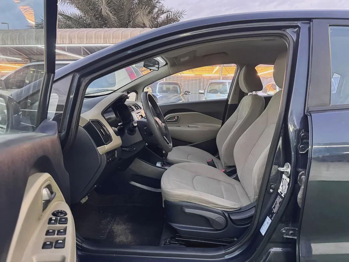 Kia Rio Base-7-7