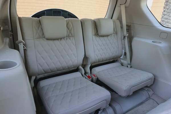 TOYOTA PRADO GXR V6 4.0L - GCC SPECS - UNDER WARRANTY - FULL SERVICE HISTORY - ACCIDENT FREE -