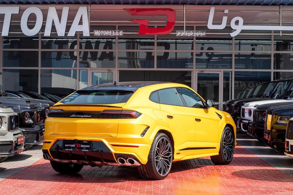 Lamborghini Urus SE | 2025 | 0 km | Carbon Fiber-4-4