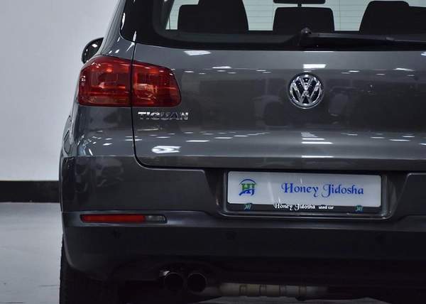 FULL AGENCY SERVICE HISTORY! Volkswagen Tiguan ( 2016 Model ) in Grey Color GCC Specs
