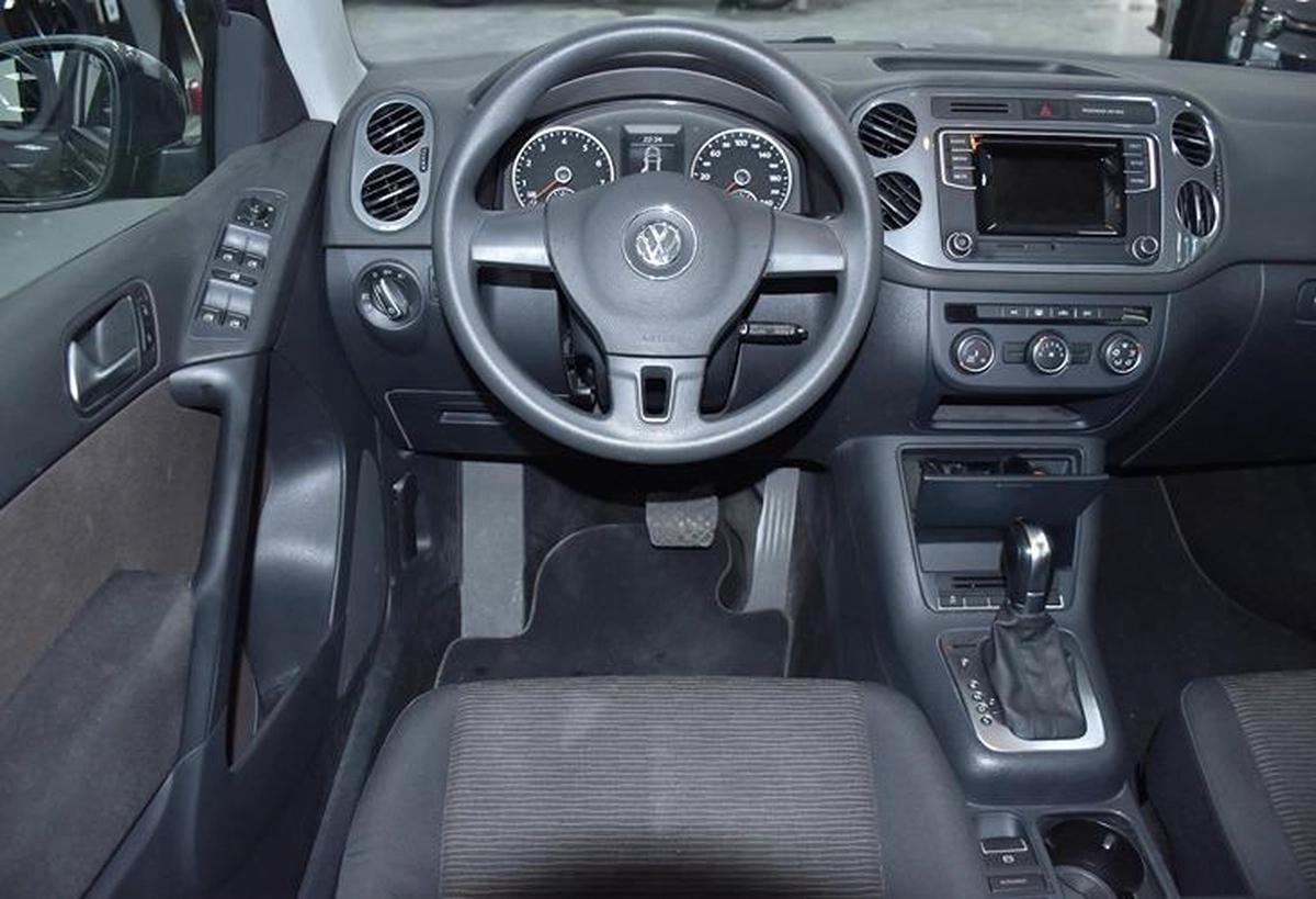 FULL AGENCY SERVICE HISTORY! Volkswagen Tiguan ( 2016 Model ) in Grey Color GCC Specs-4-4
