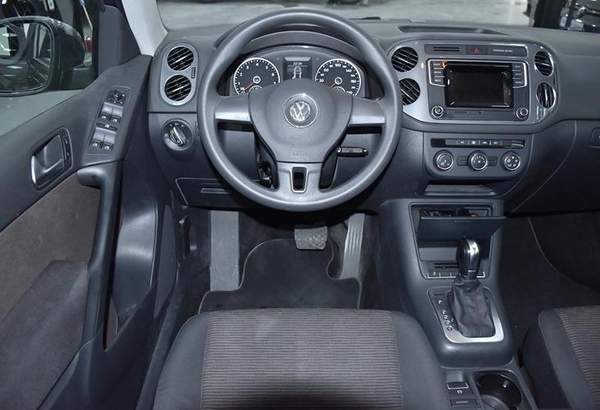 FULL AGENCY SERVICE HISTORY! Volkswagen Tiguan ( 2016 Model ) in Grey Color GCC Specs