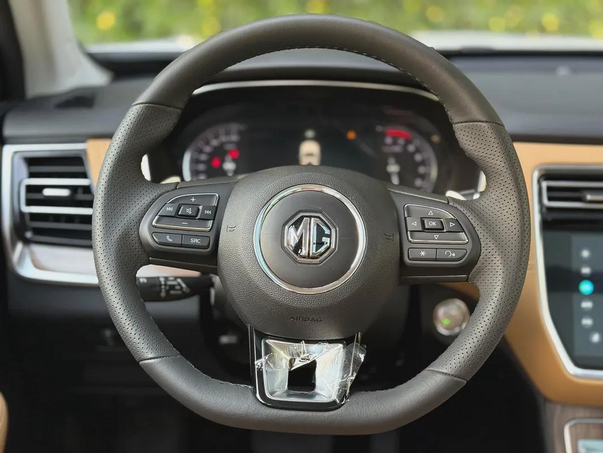 MG RX8 | LUXURY 2024 | GCC-9-9