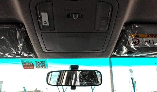 Toyota Hilux HILUX 2.4L MT