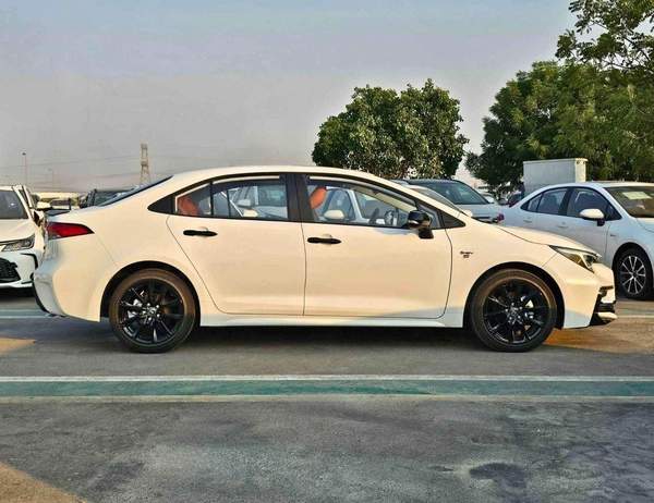 Toyota Levin GR SPORTS HYBRID / 1.8L V4 / 360*CAMERA / LEATHER SEATS / SUNROOF (CODE # TLHGR)