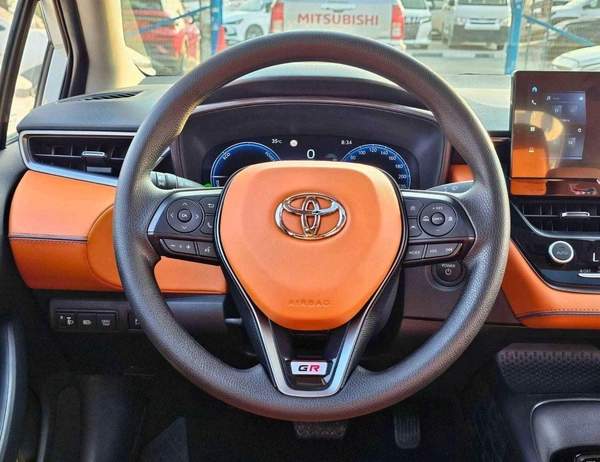Toyota Levin GR SPORTS HYBRID / 1.8L V4 / 360*CAMERA / LEATHER SEATS / SUNROOF (CODE # TLHGR)