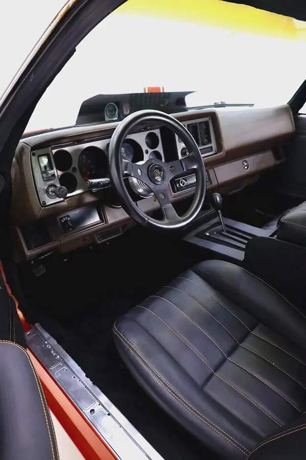 CHEVROLET CAMARO Z28 - V8 350 - BODY BY FISHER IN PERFECT CONDITION DAILY USE