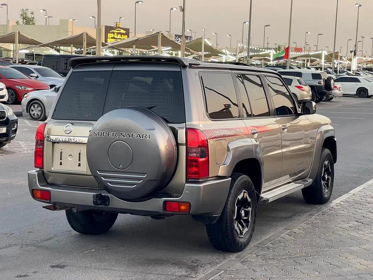 نيسان بترول سوبر سفاري Nissan Patrol Safari Super Safari 2021 - GCC Specs - Pristine Condition-7-7