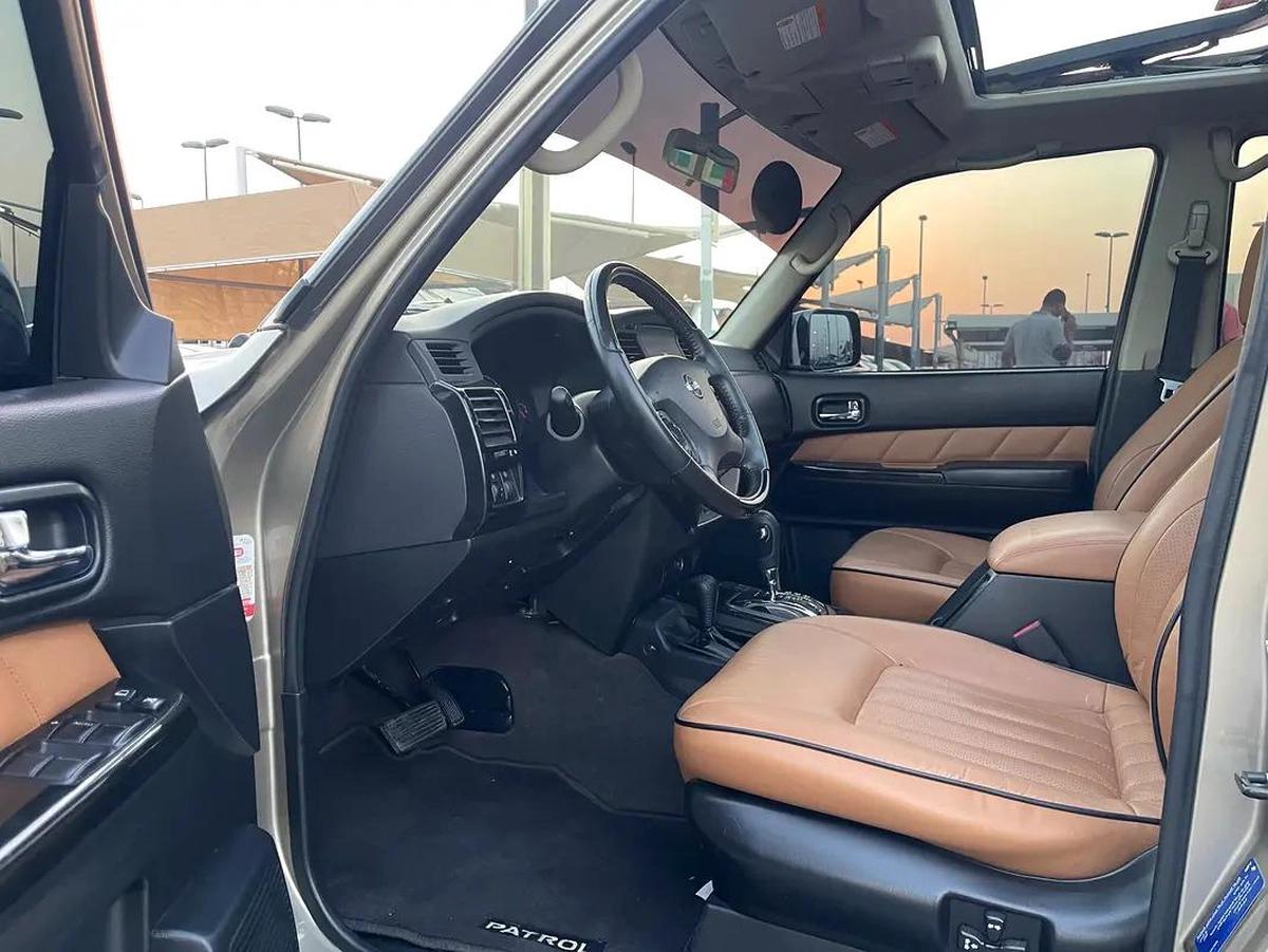 نيسان بترول سوبر سفاري Nissan Patrol Safari Super Safari 2021 - GCC Specs - Pristine Condition-3-3
