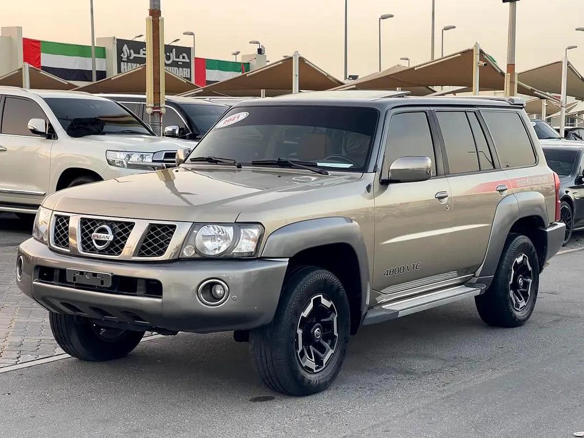 نيسان بترول سوبر سفاري Nissan Patrol Safari Super Safari 2021 - GCC Specs - Pristine Condition-0-0