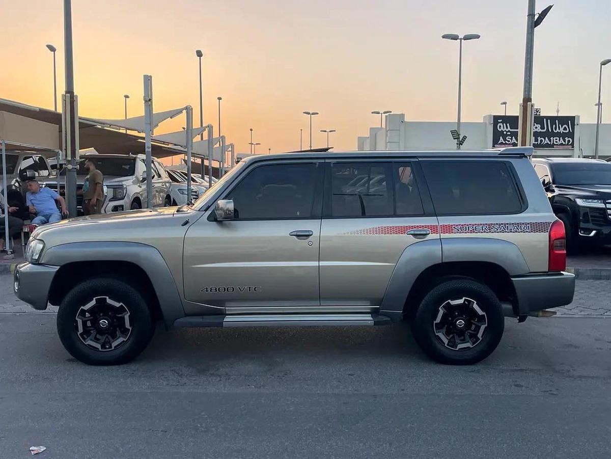 نيسان بترول سوبر سفاري Nissan Patrol Safari Super Safari 2021 - GCC Specs - Pristine Condition-5-5