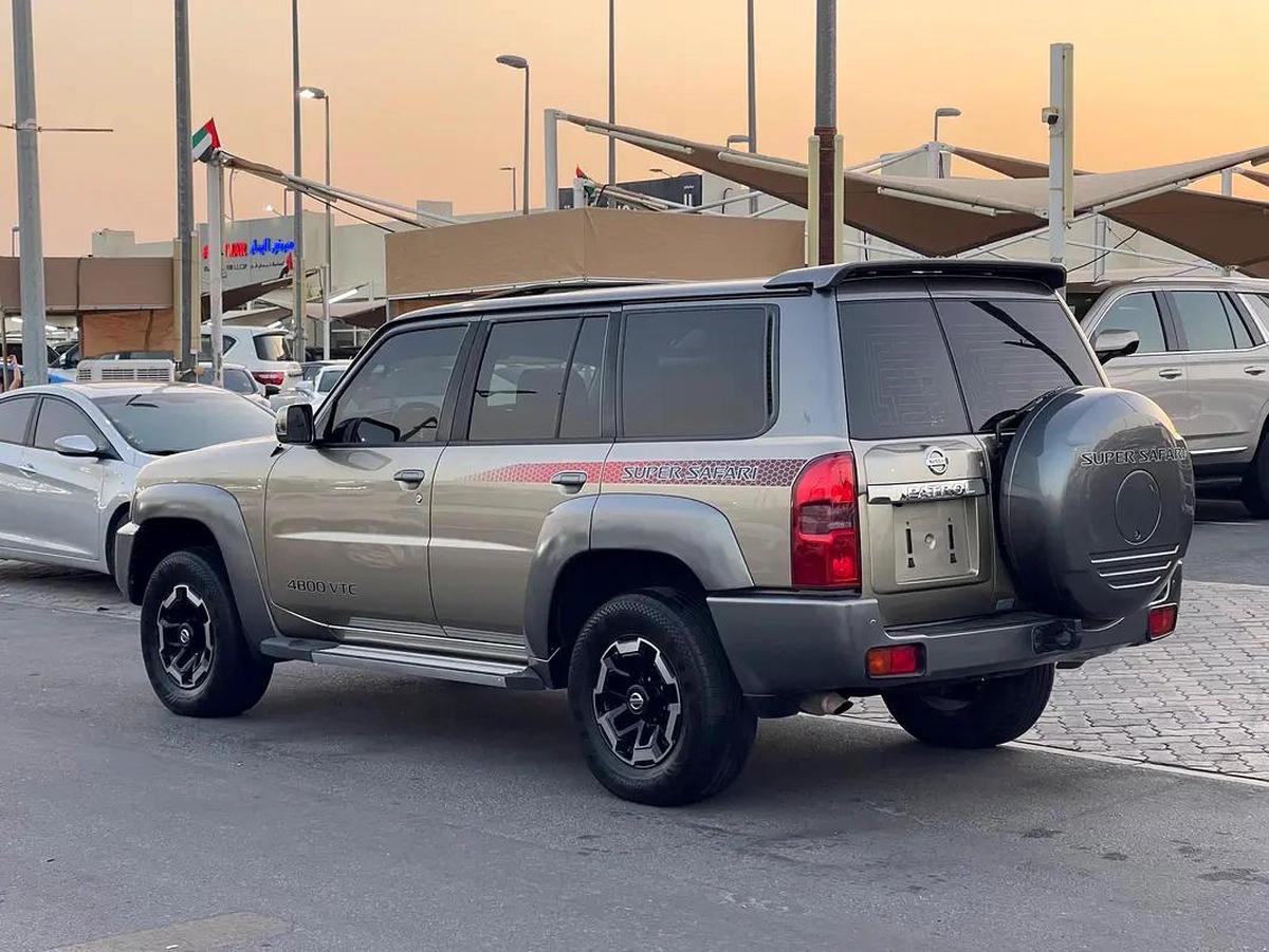 نيسان بترول سوبر سفاري Nissan Patrol Safari Super Safari 2021 - GCC Specs - Pristine Condition-4-4